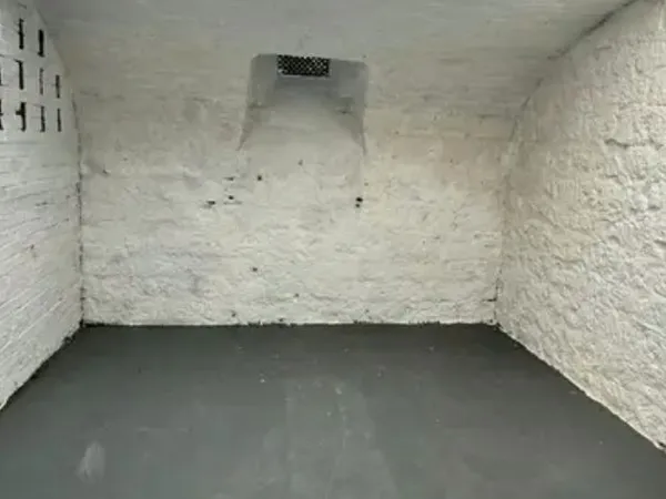 Location grande cave paris 75018
