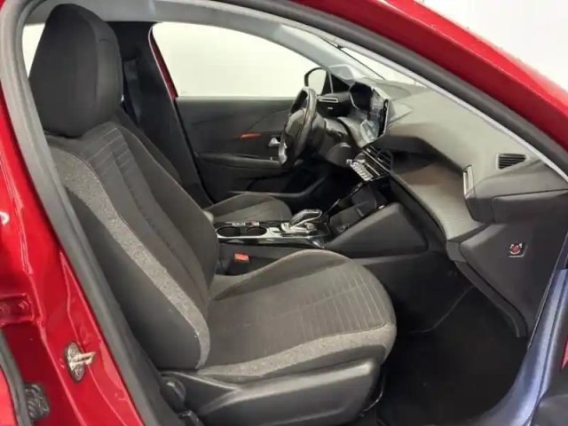 Peugeot 208 e- 136ch active — photo 8