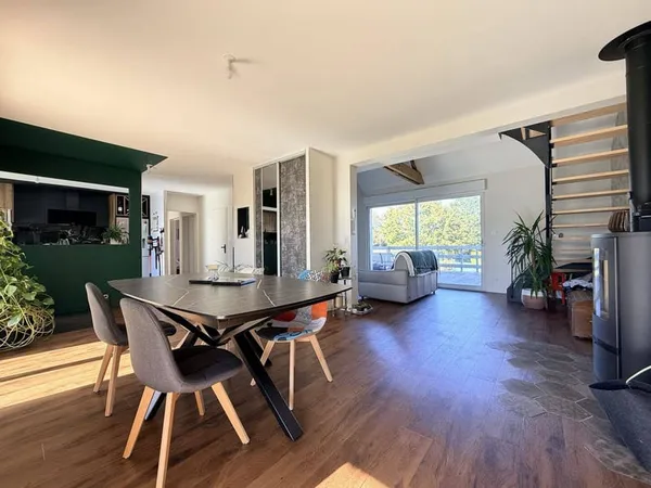 Maison 4 pièces 156 m²