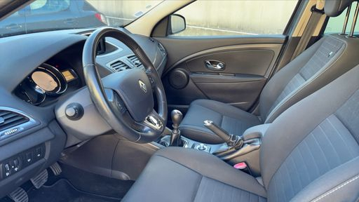 Renault Megane 1.2 TCe 115 - Limited – 2015 – 138627 km – Essence – Boîte Manuelle — photo 30
