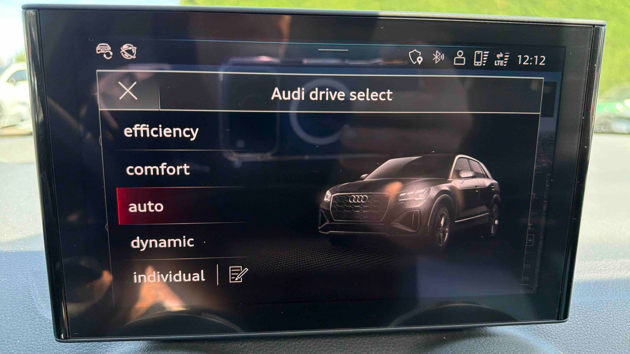 Audi Q2 35 TFSI 150 S tronic 7 — photo 37