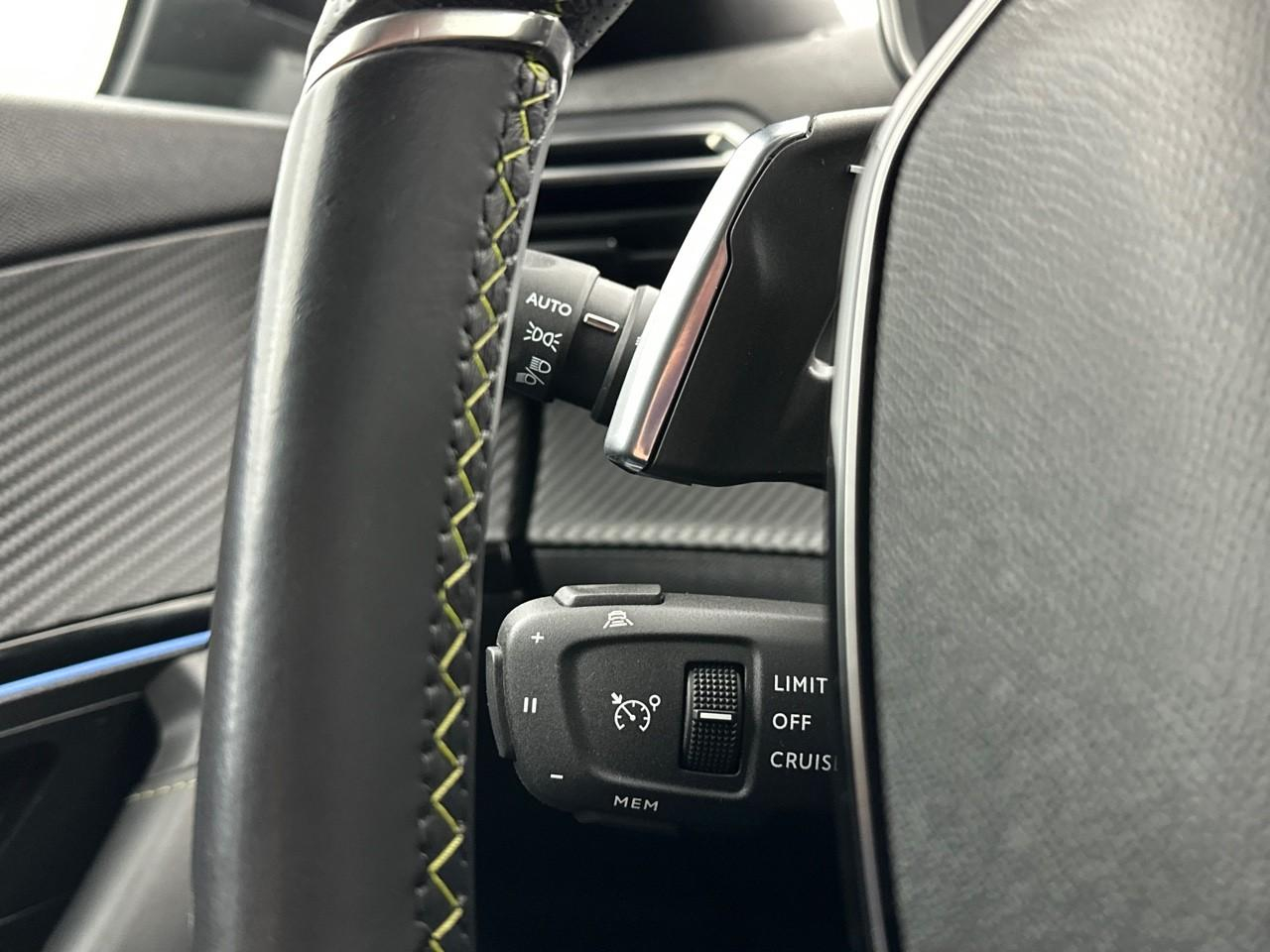 Peugeot 2008 puretech 130 s&s eat8 gt pack — photo 20