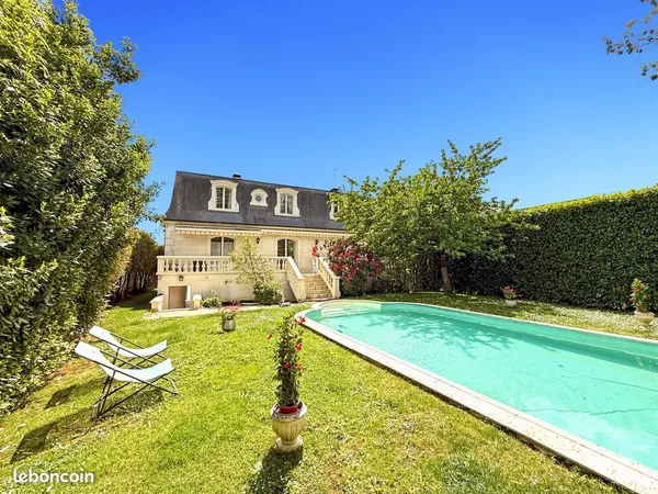 Maison 8 pièces 204 m²