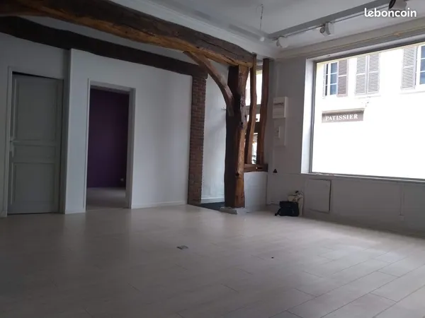 Loue Local Commercial 53 m2