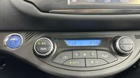 Toyota Yaris 100h Dynamic 5p RC18 — photo 19