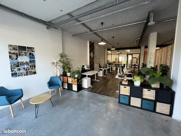 2 postes de travail en open space - Dardilly - 280€ HT/mois