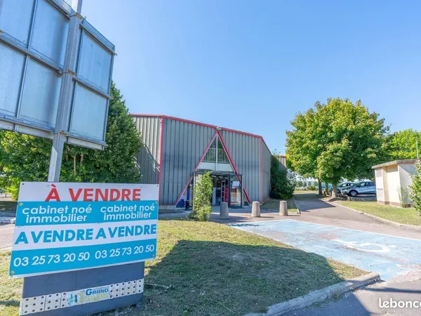 Local commercial 960 m² Sainte-Savine