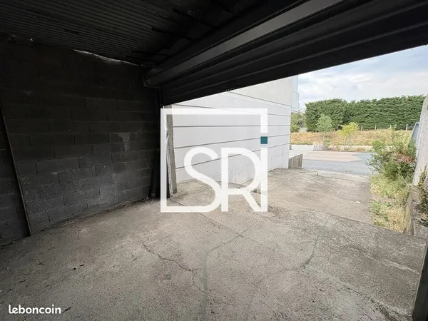 ENTREPOT - LOGISTIQUE 225 m² RIOM