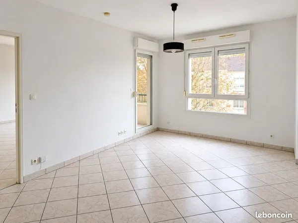 Location T2 Dijon Château de Pouilly