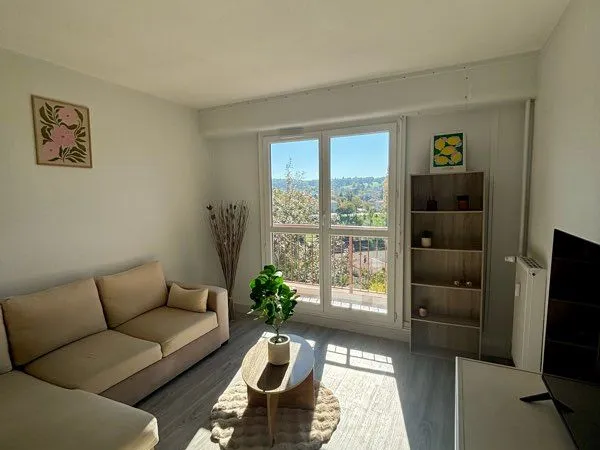 Appartement centre ville Angoulême cathédrale meublé