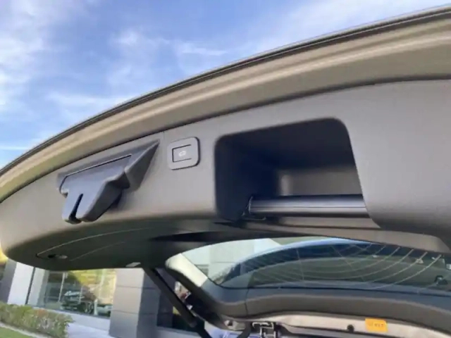 Land Rover Discovery Sport p300e r-dynamic se awd bva mark vi — photo 7