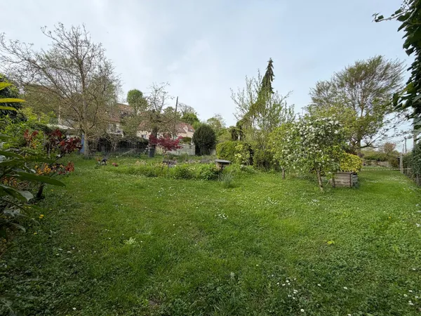 Terrain 568 m²