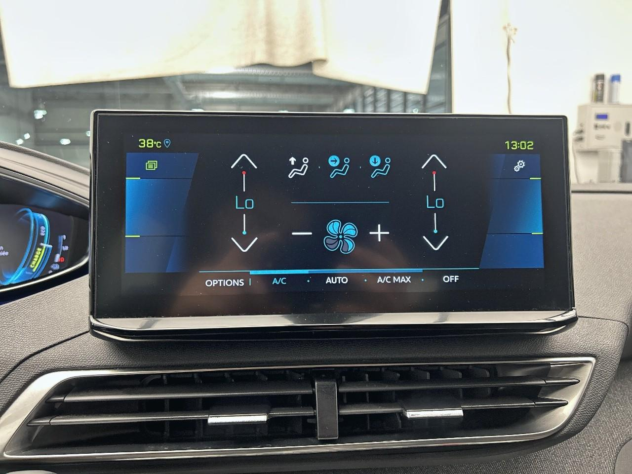 Peugeot 3008 hybrid 225 e-eat8 allure pack — photo 11