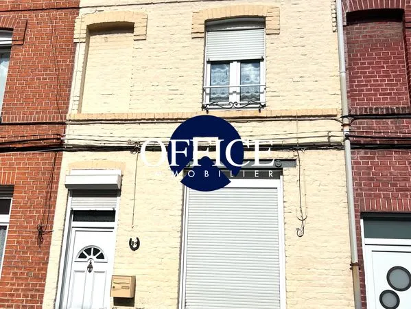 Croix - secteur saint-pierre - maison de ville avec extérieur - beau potentiel