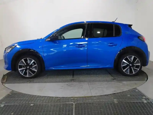 Peugeot 208 e- 136ch gt pack — photo 7