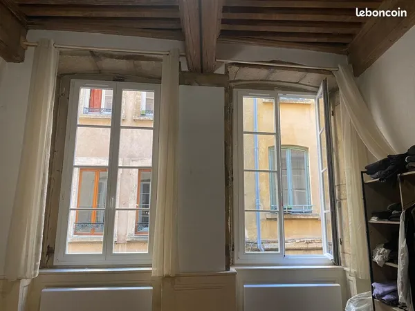 Lyon 1, Canut 48m2 proche hôtel de ville