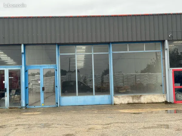 Dépôt Hangar Local