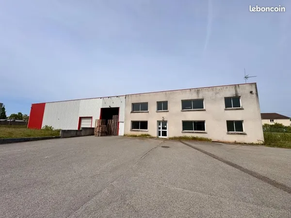 Local bureaux 1 500 m²