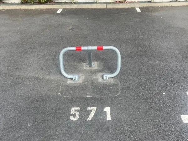 Place de parking privée à louer