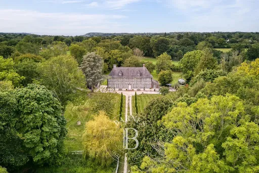 Propriété 325 m²