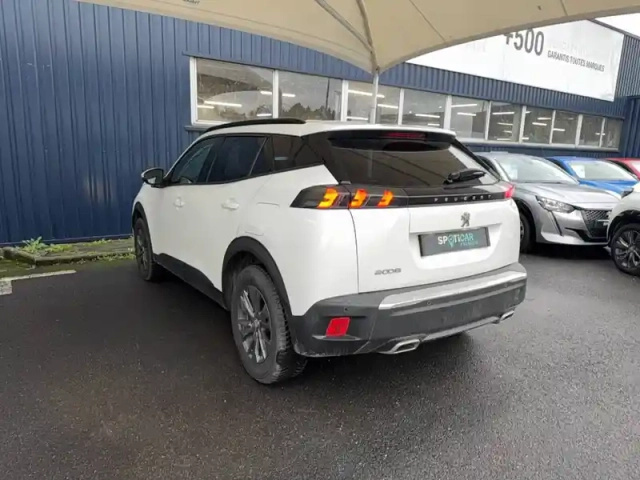 Peugeot 2008 puretech 130 s&amp;s eat8 — photo 7