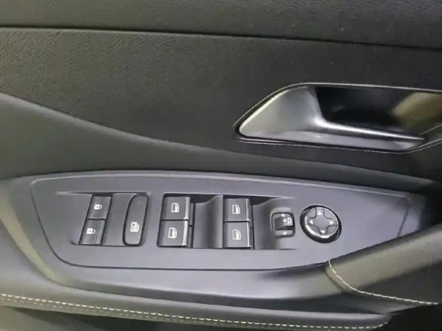 Peugeot 408 phev 225 e-eat8 — photo 30