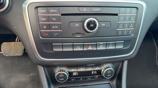Mercedes Classe CLA 2.1 200 CDI 136 - Sensation – 2015 – 165603 km – Diesel – Boîte Automatique — photo 8