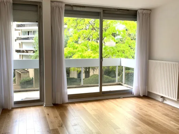Loue appartement T2 (51m²+balcon) Le Chesnay