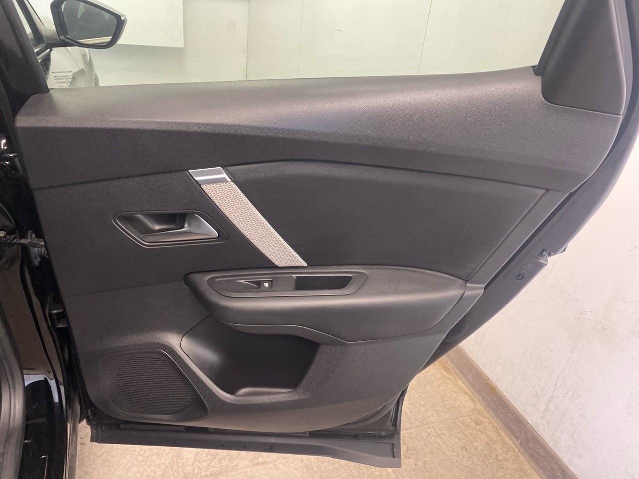 Citroën C4 puretech 130 s&s eat8 c-series — photo 26
