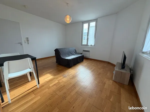 T1 bis 33m² meublé cuisine séparée - Double exposition - Proche hyper-centre et gare avec lave-linge