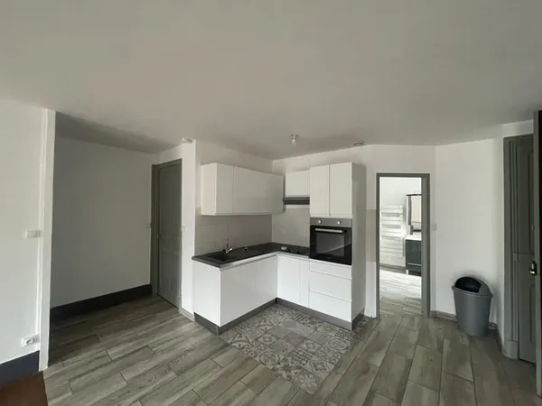 Immeuble avec 9 appartements et un local commercial