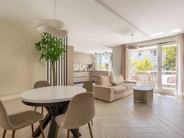 Appartement contemporain avec balcon