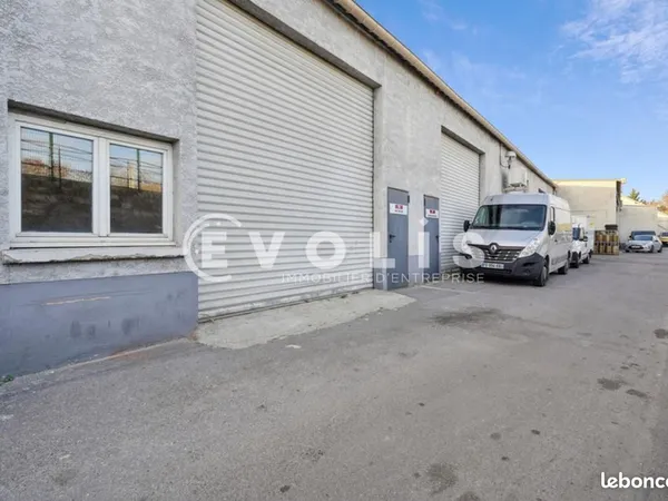 Local bureaux 611 m²