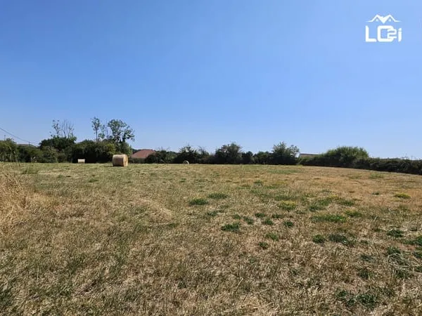Terrain constructible de 1150 m² à ALLERIOT