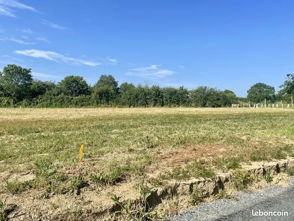 Terrain à bâtir de 480 m² à LES ALLEUDS (49)