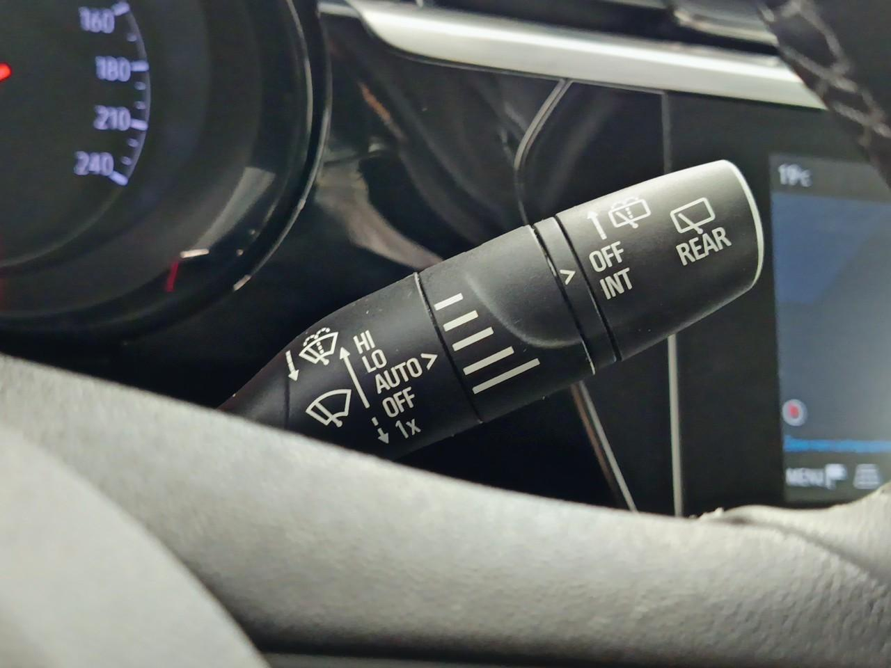 Opel Corsa 1.2 75 ch bvm5 elegance business — photo 23