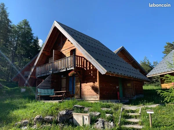 Chalet mitoyen 8pers / 2 ch. Piscine et sauna en station de ski