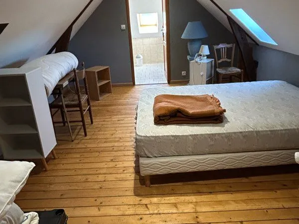 Chambre meublée