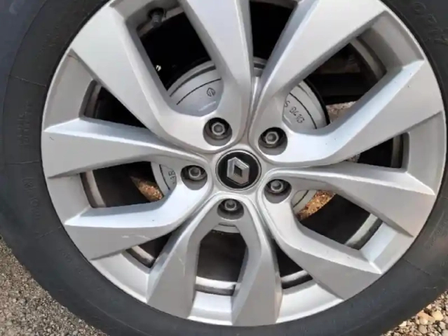 Renault Captur 1.5 blue dci 95ch zen — photo 10