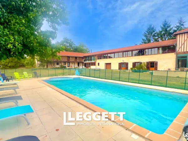 Maison 14 pièces 454 m²