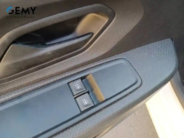 Dacia Sandero eco-g 100 — photo 12