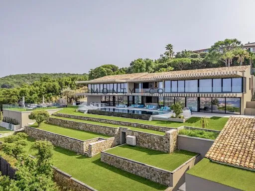 Villa 700 m²