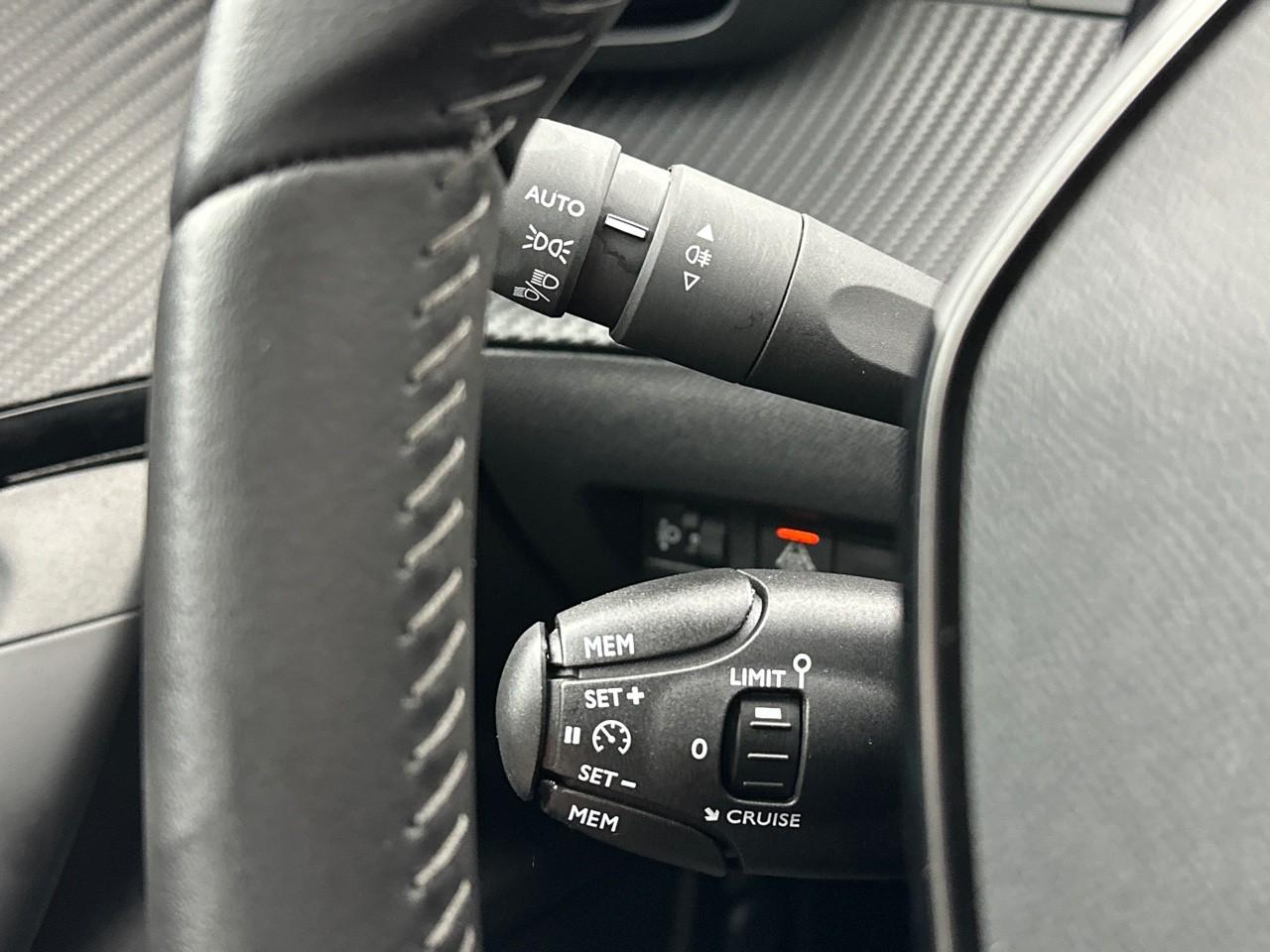 Peugeot 2008 puretech 100 s&s bvm6 allure — photo 17