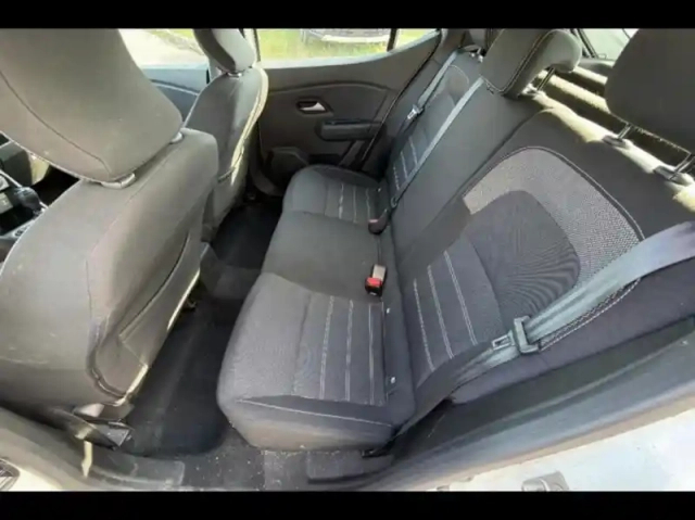 Dacia Sandero 1.0 tce 90ch expression — photo 11
