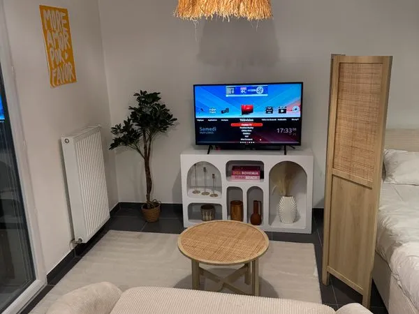 Studio recent meublé 30 m² avec parking - Tout compris (gaz, electricite, wifi), proche Suisse, et c