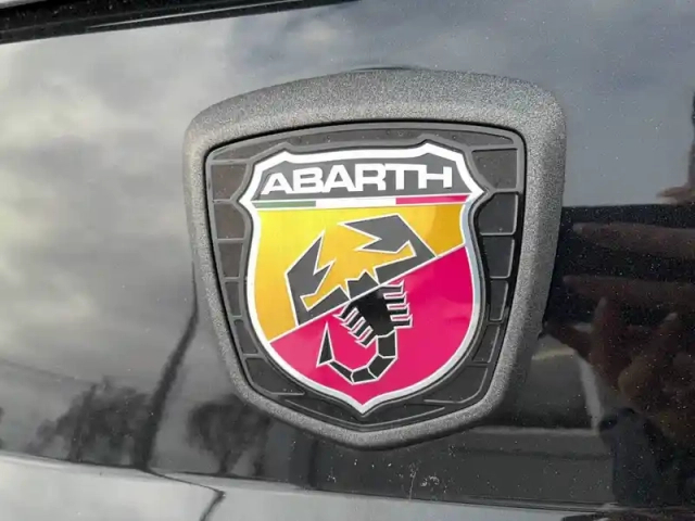Abarth 500 695 1.4 turbo 16v t-jet 180 ch bvm5 — photo 49