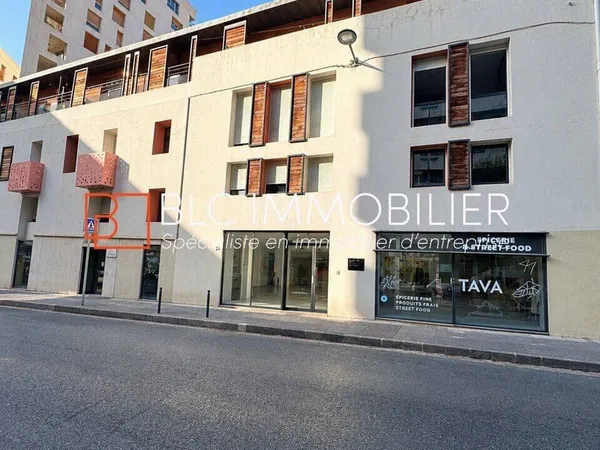 Local commercial 170 m²