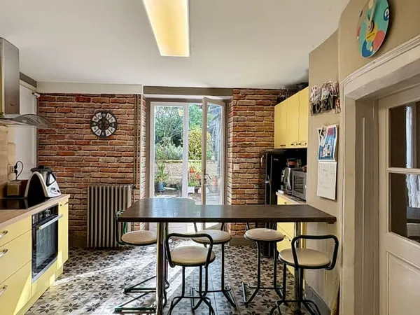 Maison 7 pièces 248 m²