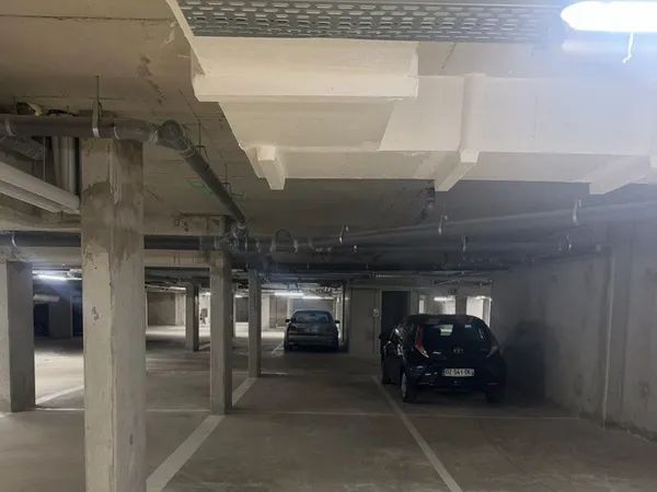 Emplacement parking à louer