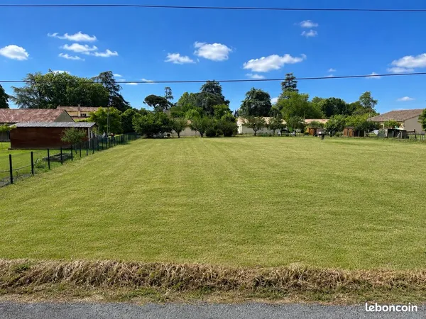 Terrain constructible 1 458 m² - Port-Sainte-Foy-et-Ponchapt (33220)